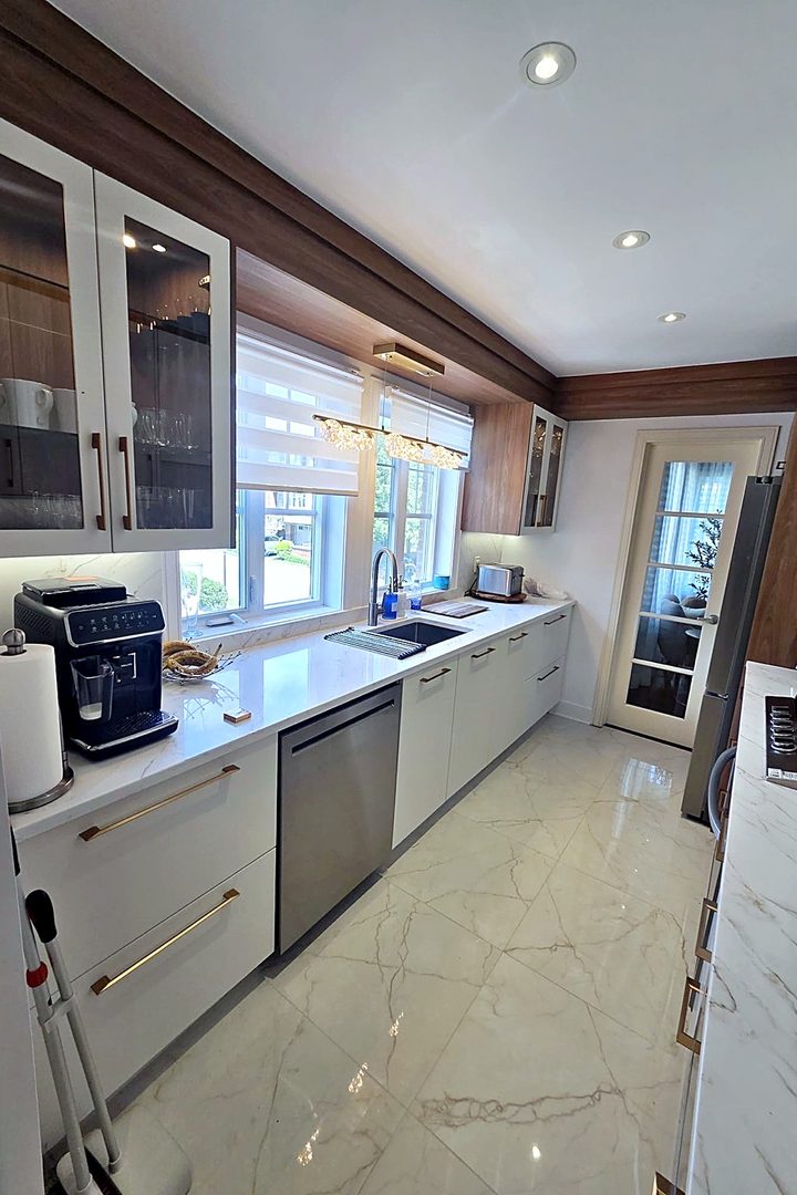 Warm under-cabinet motion lights in a kitchen